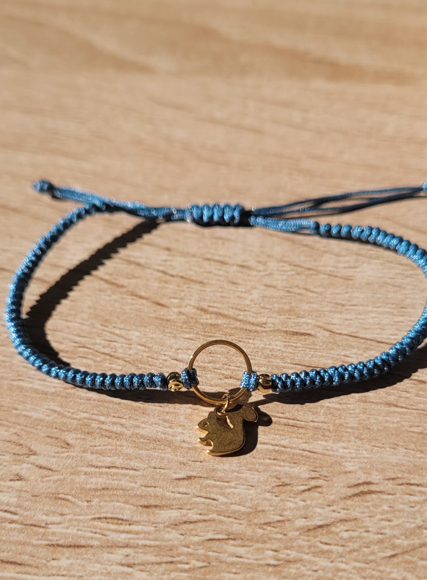 Bracelet en micro-macramé Squirell