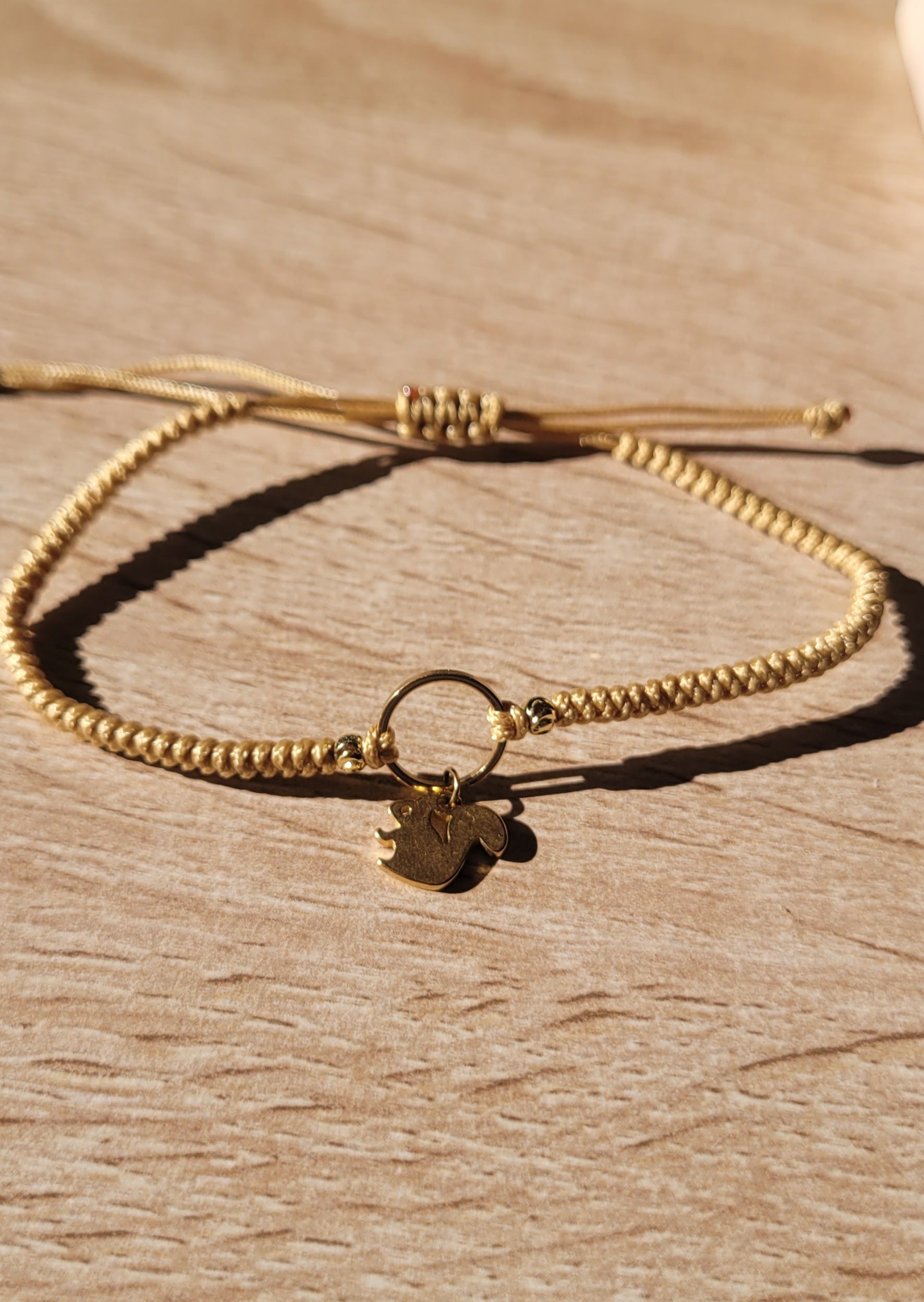Bracelet en micro-macramé Squirell