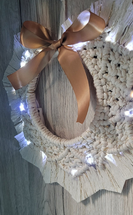 Couronne de Noël en macramé